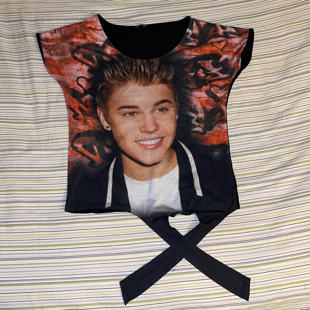 Justin Bieber top - Picture 1 of 2